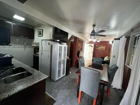 Depto Tipo Casa 3 ambientes con 2 baños