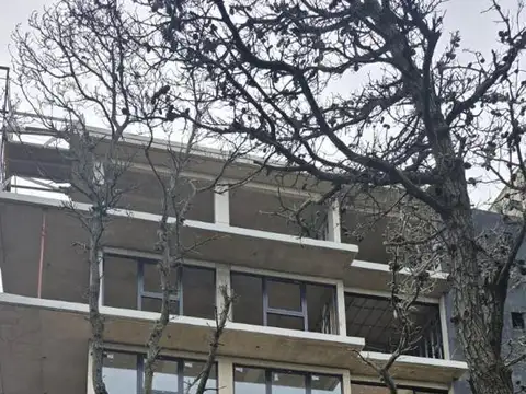 Av. Costanera 500, Piso 1