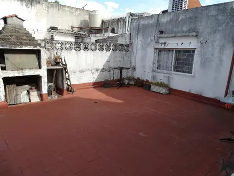 Depto Tipo Casa en Venta 50 años