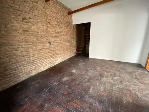 Depto Tipo Casa 2 ambientes con 1 baño
