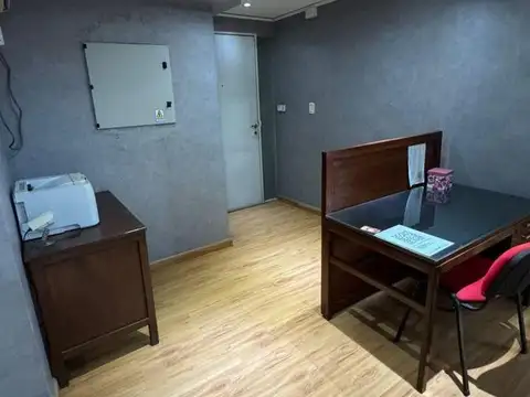 Oficina 3 ambientes con 2 baños