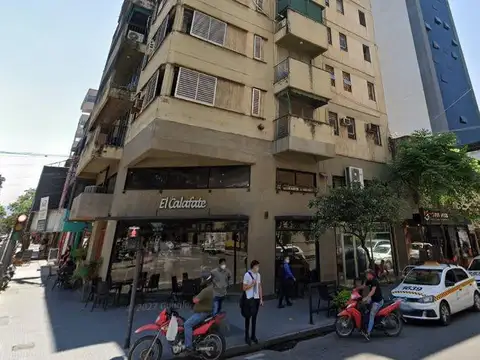 AV. SALTA 100. Entre San martin