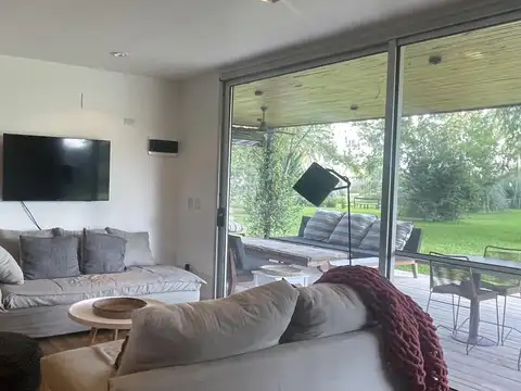 Casa 4 ambientes con 3 baños