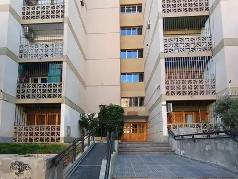 ALQUILER DPTO FRENTE AL PARQUE CENTRAL