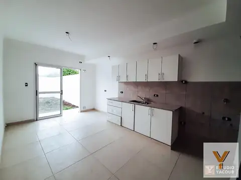 Casa 3 ambientes con 1 baño