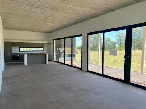 Casa en Venta en Lobos, USD 169.000