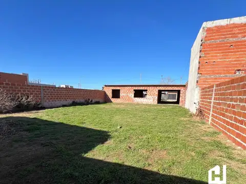 VENTA - CASA + LOCAL (EN CONSTRUCCION) - BARADERO