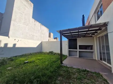 Casa en Alquiler de 3 dormitorios