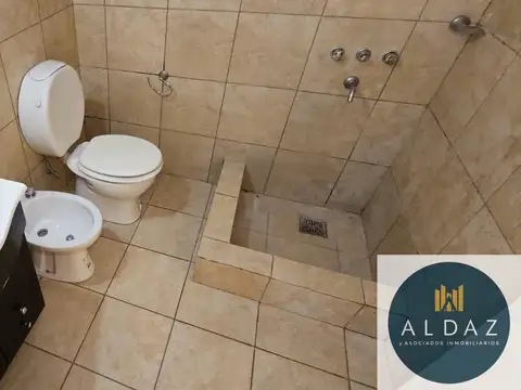 En VENTA|  Casa de 2 dorm. San Juan al 300