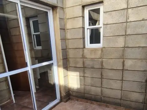 Depto Tipo Casa en Alquiler de 1 dormitorio