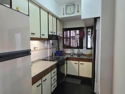 Depto Tipo Casa en Venta con 1 cocheras