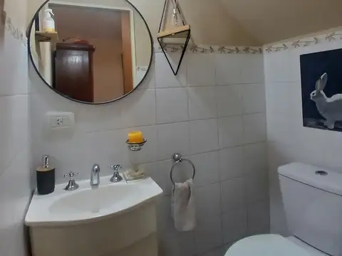 Casa 5 ambientes con 2 baños