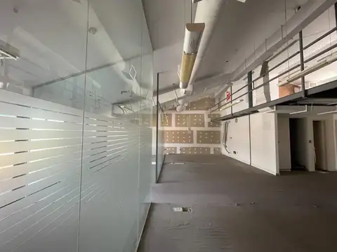 Oficina 6 ambientes con 3 baños