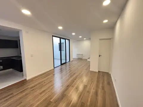 EN EXC. UBICACION, PH SIN EXPENSAS CON PATIO, TERRAZA Y PARRILLA A ESTRENAR 