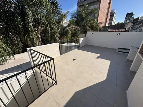Depto Tipo Casa en Alquiler de 4 ambientes