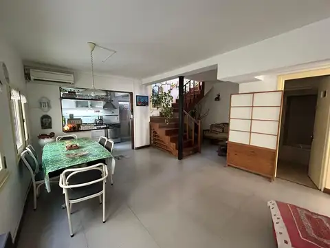 Casa en Alquiler con 1 cochera