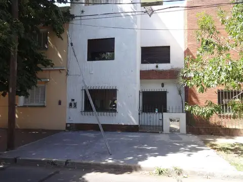 3 Ambientes con pequeño patio - En alquiler