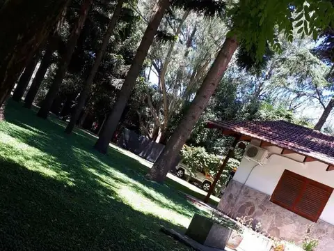 Casa en Venta con 2 cocheras