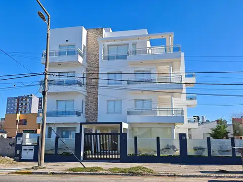 Moderno Apart Hotel en venta, frente al mar con gas natural.