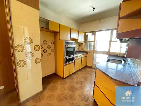 Departamento 4 ambientes con 2 baños