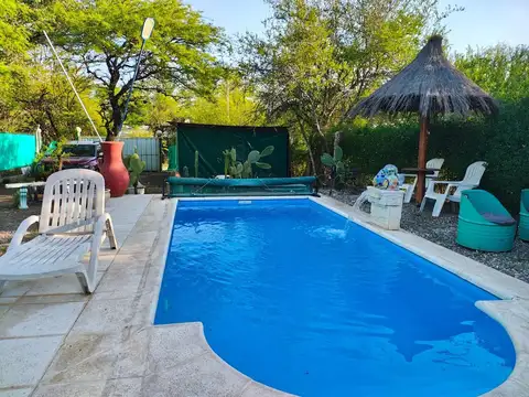 Casa con Parque y Piscina en Anisacate