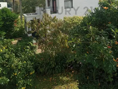 Casa 6 ambientes con 4 baños