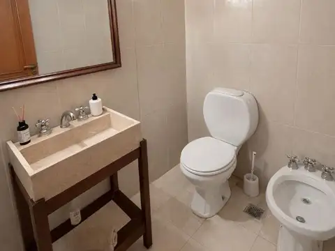 Casa en Venta con 4 cocheras