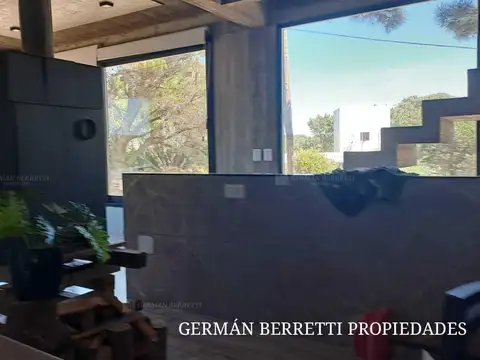 Casa en Alquiler Temporal con 2 cocheras