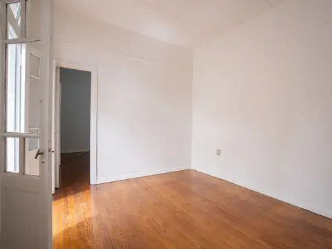 Depto Tipo Casa en Venta en Villa del Parque, USD 132.000