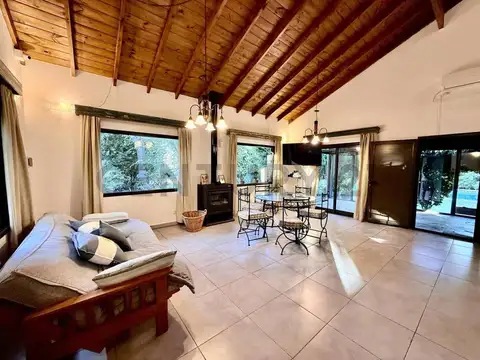 Casa 3 ambientes con 2 baños
