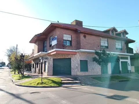 Depto Tipo Casa en Venta de 4 ambientes