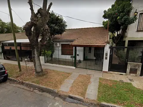 ph de 3 ambientes cochera patio terraza