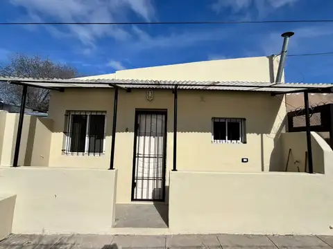 Casa 3 ambientes con 1 baño