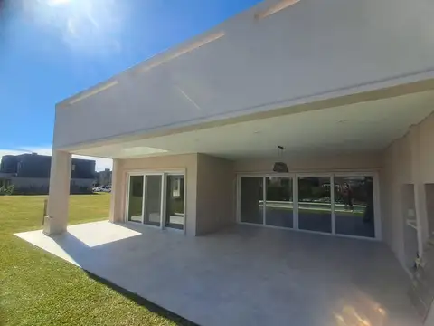 Barrio Araucarias PUERTOS / Escobar