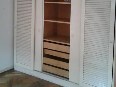 Depto. 2 ambientes, cocina separada, lavadero