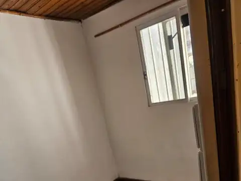 Casa 2 ambientes con 1 baño