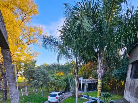 Casa 2 ambientes con 3 baños