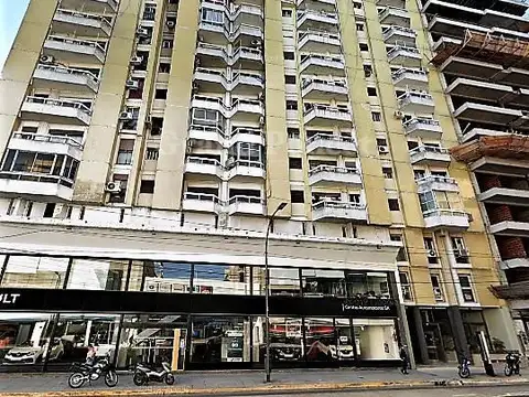 Venta Oficina 7 Ambientes con Terraza y Antena para Radio