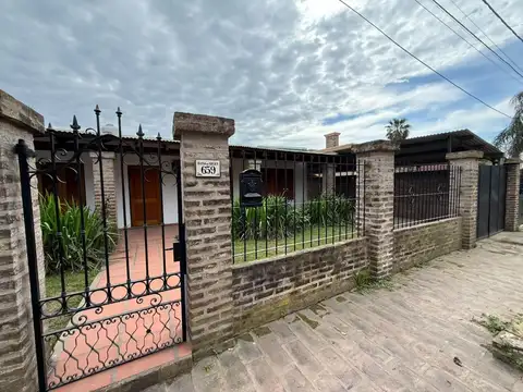 Areco - Alquiler casa 2 hab jardin cochera