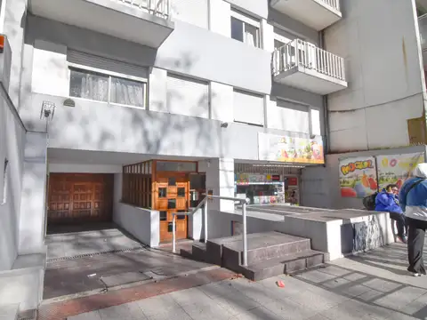 Departamento 3 amb. contrafrente- Apto crédito- Falucho y San Luis