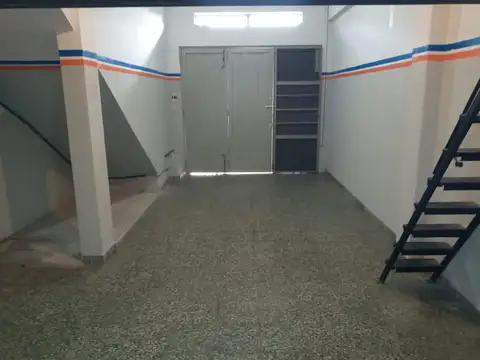 EXCELENTE LOCAL PARA DEPOSITO DE 25 M2