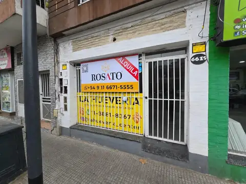 Alquiler local comercial de 30 m² en Villa Lugano, sobre importante avenida