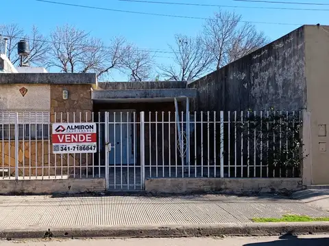 Venta | 2 casas | 2 y 2 Dormitorios | Capitán Bermúdez | Barrio Centro
