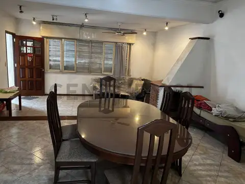 Casa con terraza y garaje en Crucecita