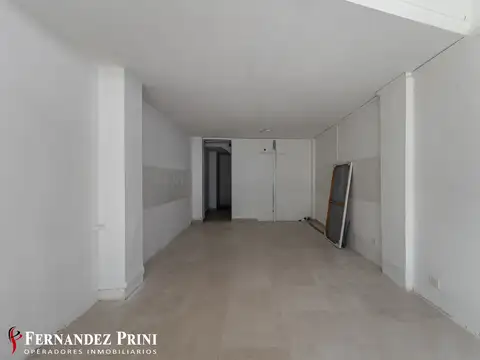 Local en Alquiler en Retiro, $ 1.800.000