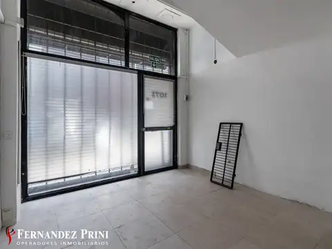 Local de 60m² con dos plantas, a metros de Av. Santa Fe