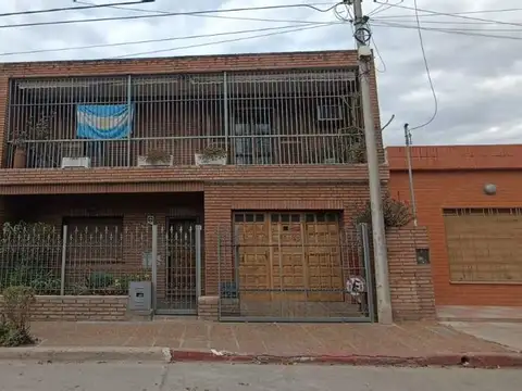 VENTA Casa 2 dorm 2 baños B° Mirador GRAN PATIO