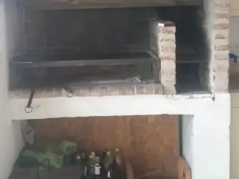 CASA 3 AMBIENTES CON GARAGE Y PILETA