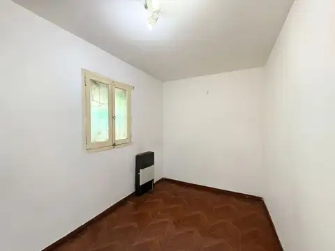 Departamento en Alquiler en Bernal, $ 650.000