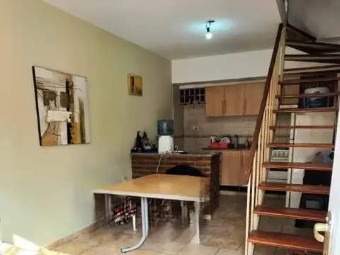 Depto Tipo Casa 2 ambientes con 1 baño